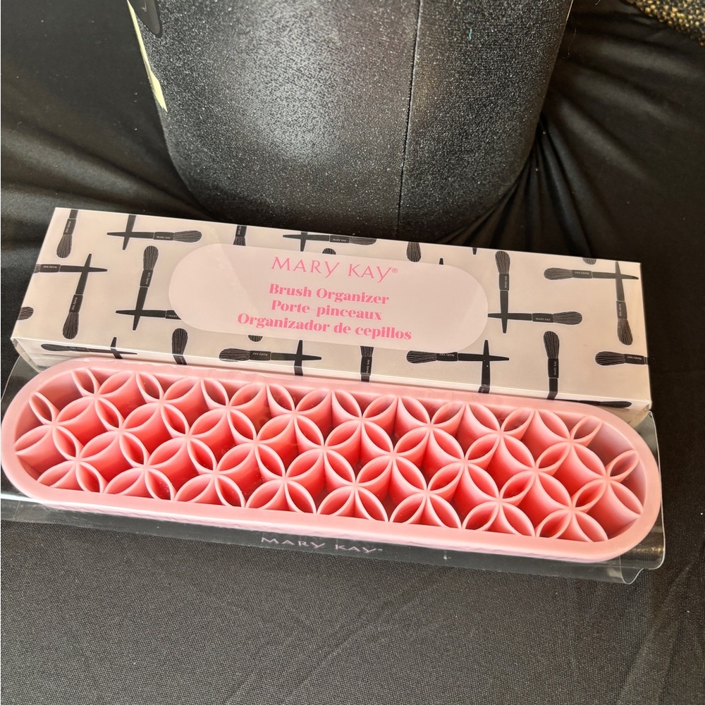 Limited-Edition Mary Kay Brush Organizer
